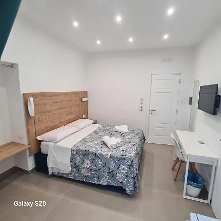 Residenza Nascari Al Plebiscito Nápoles